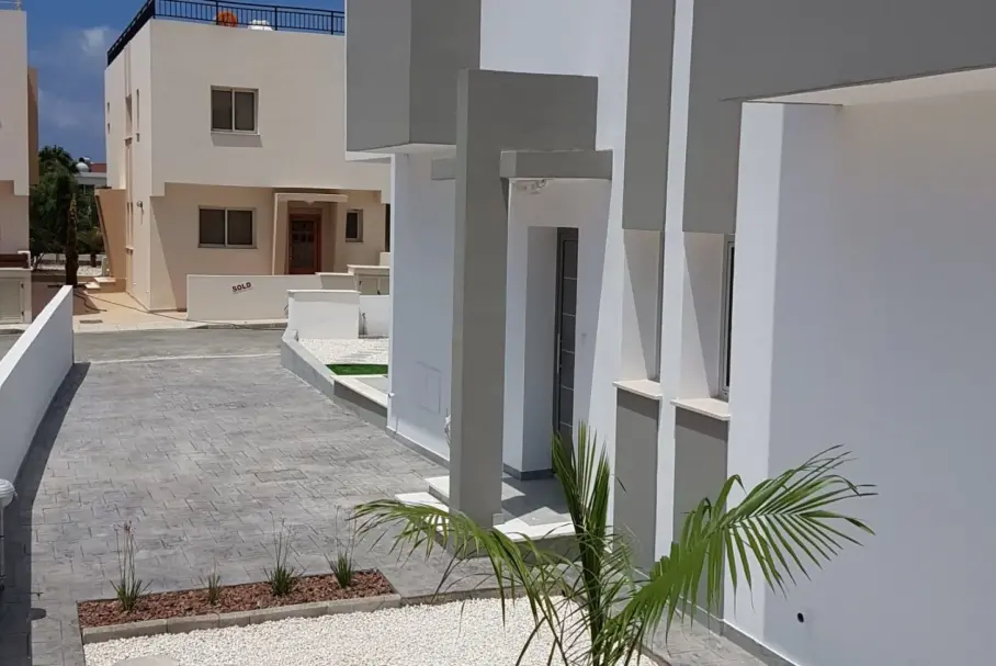 3 bedrooms Villa in Chloraka, Paphos, Cyprus No. 4953