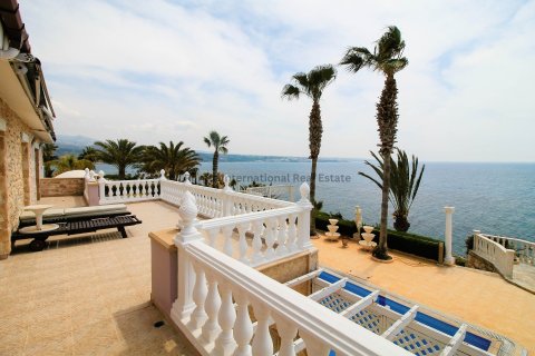 4 bedrooms Villa in Coral Bay, Pegeia, Paphos, Cyprus No. 8065