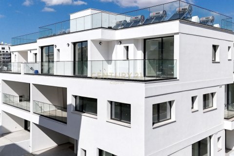3 bedrooms Apartment in Limassol, Cyprus No. 56030