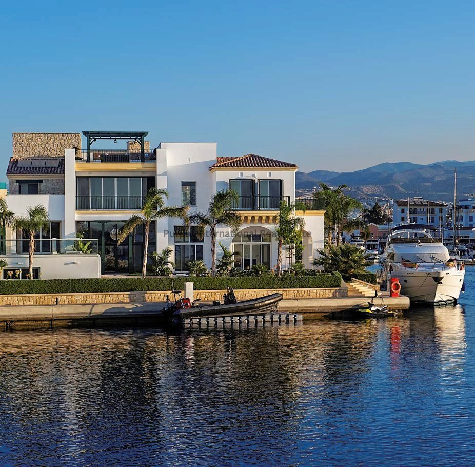 3 bedrooms Villa in Limassol, Cyprus No. 29737
