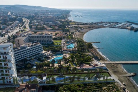 4 bedrooms Apartment in Limassol, Cyprus No. 38617