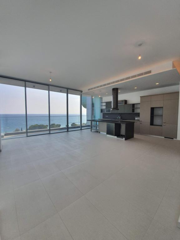 3 bedrooms Apartment in Limassol, Cyprus No. 38616