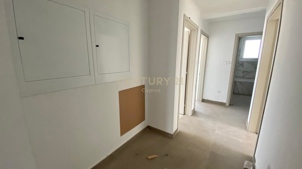 3 bedrooms Apartment in Germasogeia, Limassol, Cyprus No. 54210