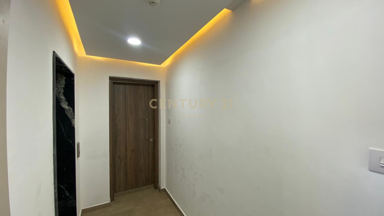 3 bedrooms Apartment in Germasogeia, Limassol, Cyprus No. 54210