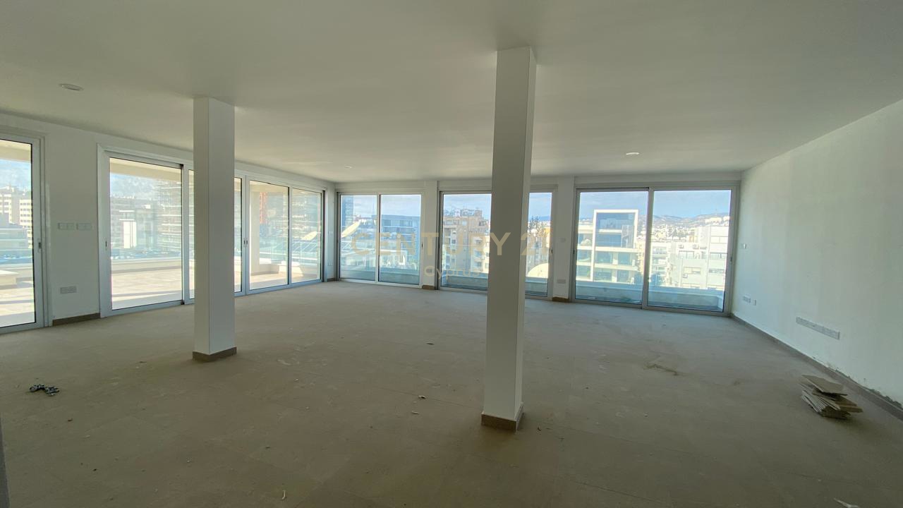 3 bedrooms Apartment in Germasogeia, Limassol, Cyprus No. 54210