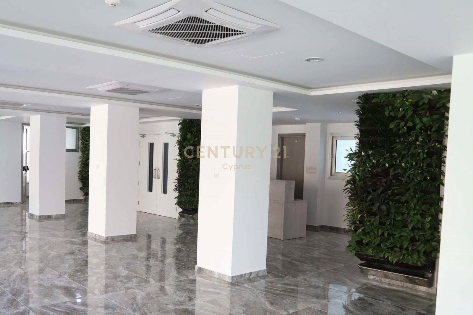 3 bedrooms Apartment in Germasogeia, Limassol, Cyprus No. 54210