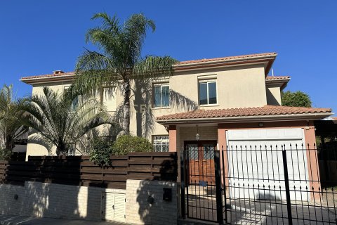 4 bedrooms Villa in Pyrgos, Limassol, Cyprus No. 54213