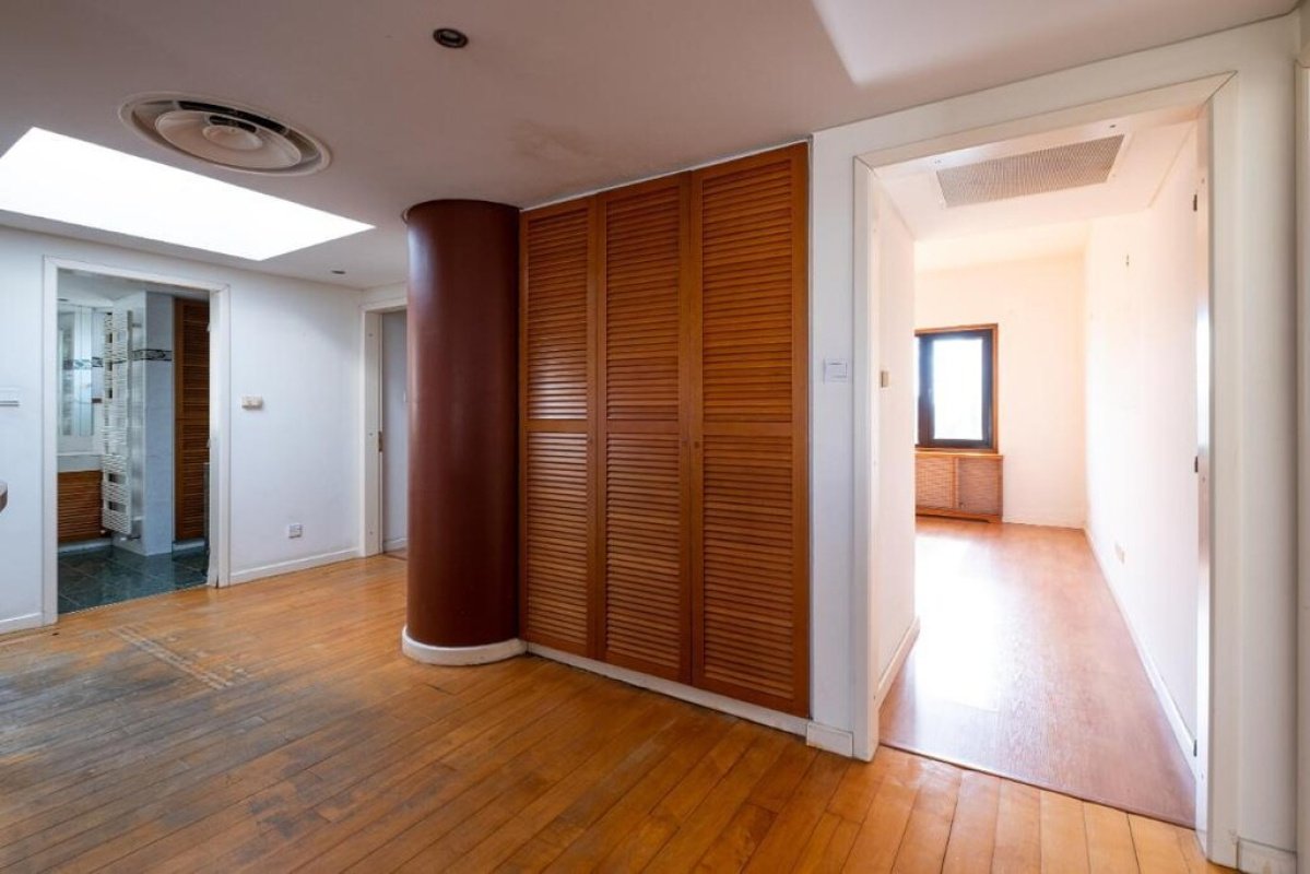 372m2 Villa in Nicosia, Cyprus No. 37918