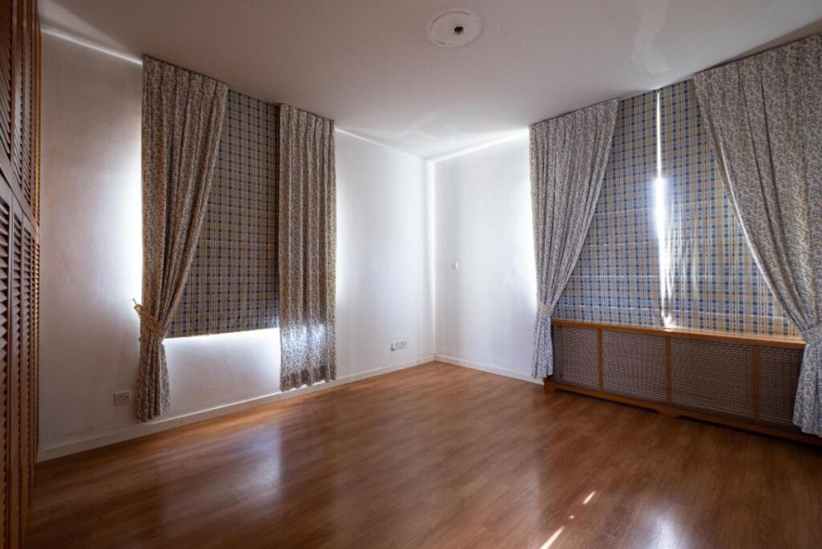 372m2 Villa in Nicosia, Cyprus No. 37918