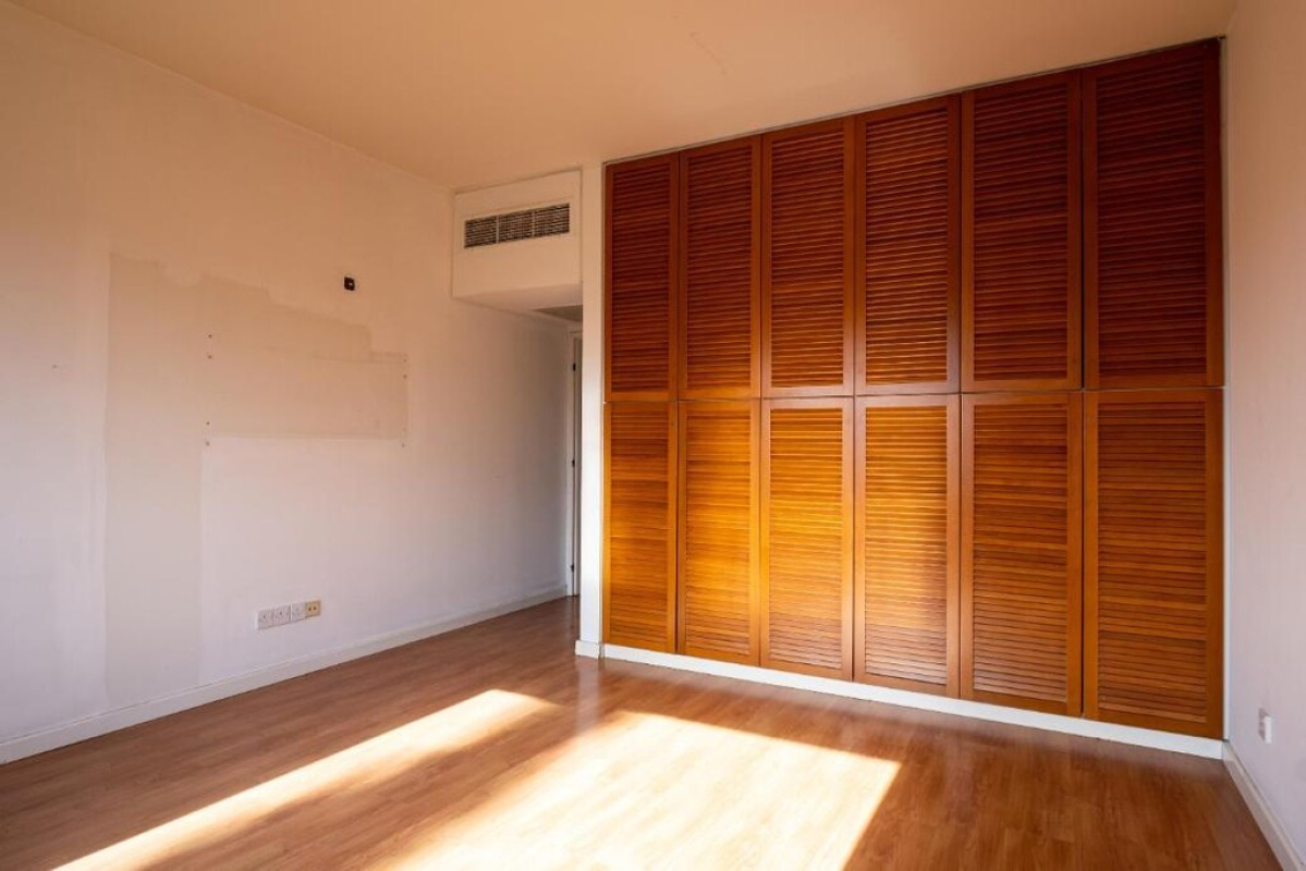 372m2 Villa in Nicosia, Cyprus No. 37918