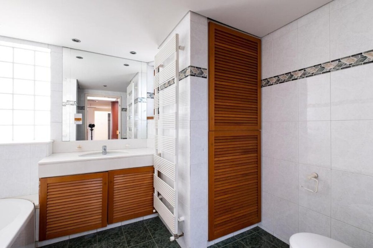 372m2 Villa in Nicosia, Cyprus No. 37918