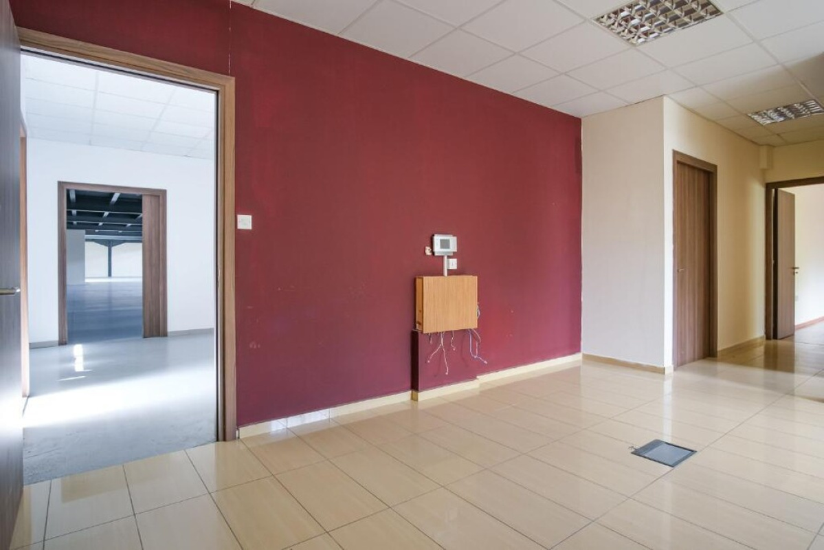 880m2 Commercial property in Nicosia, Cyprus No. 37923
