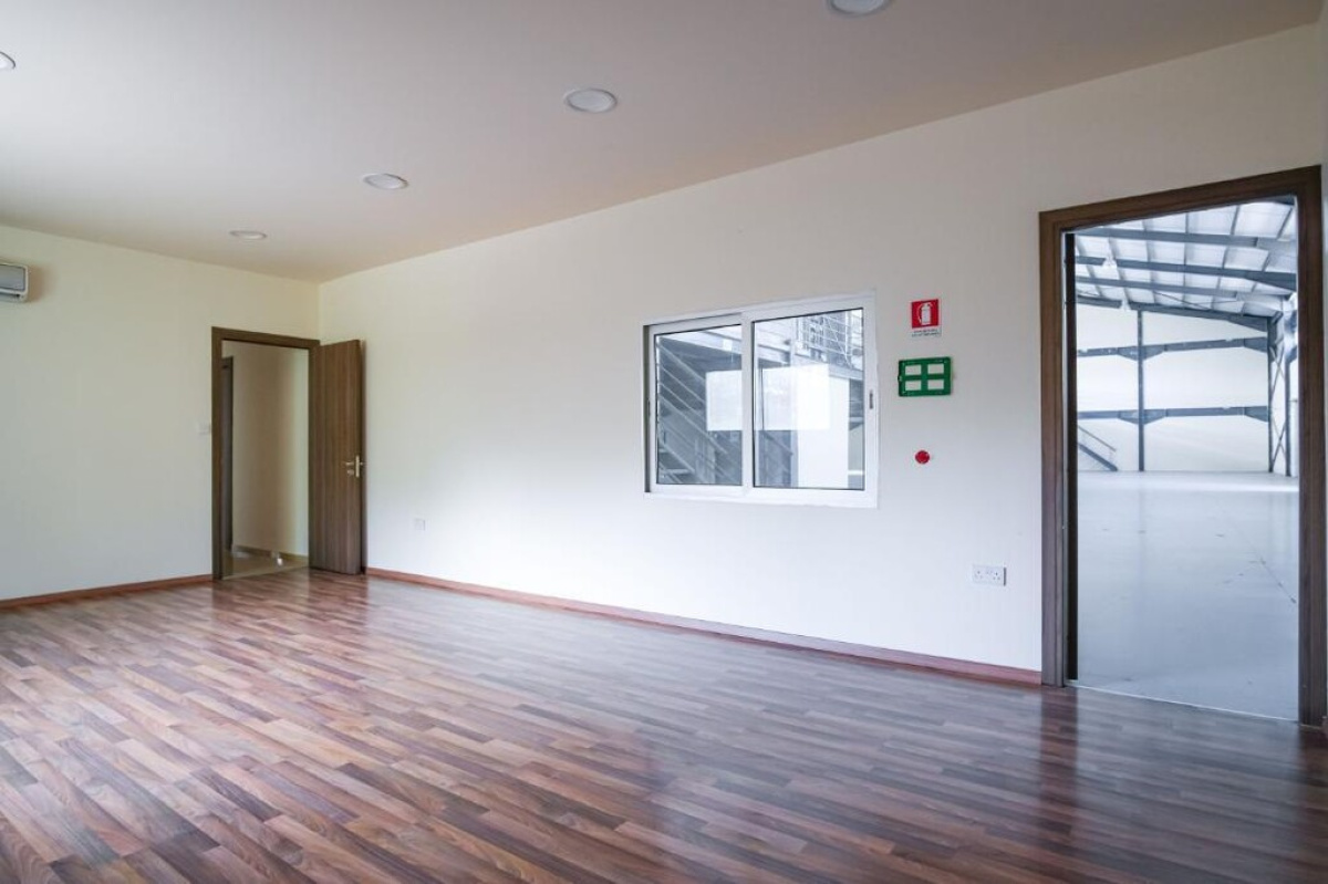 880m2 Commercial property in Nicosia, Cyprus No. 37923