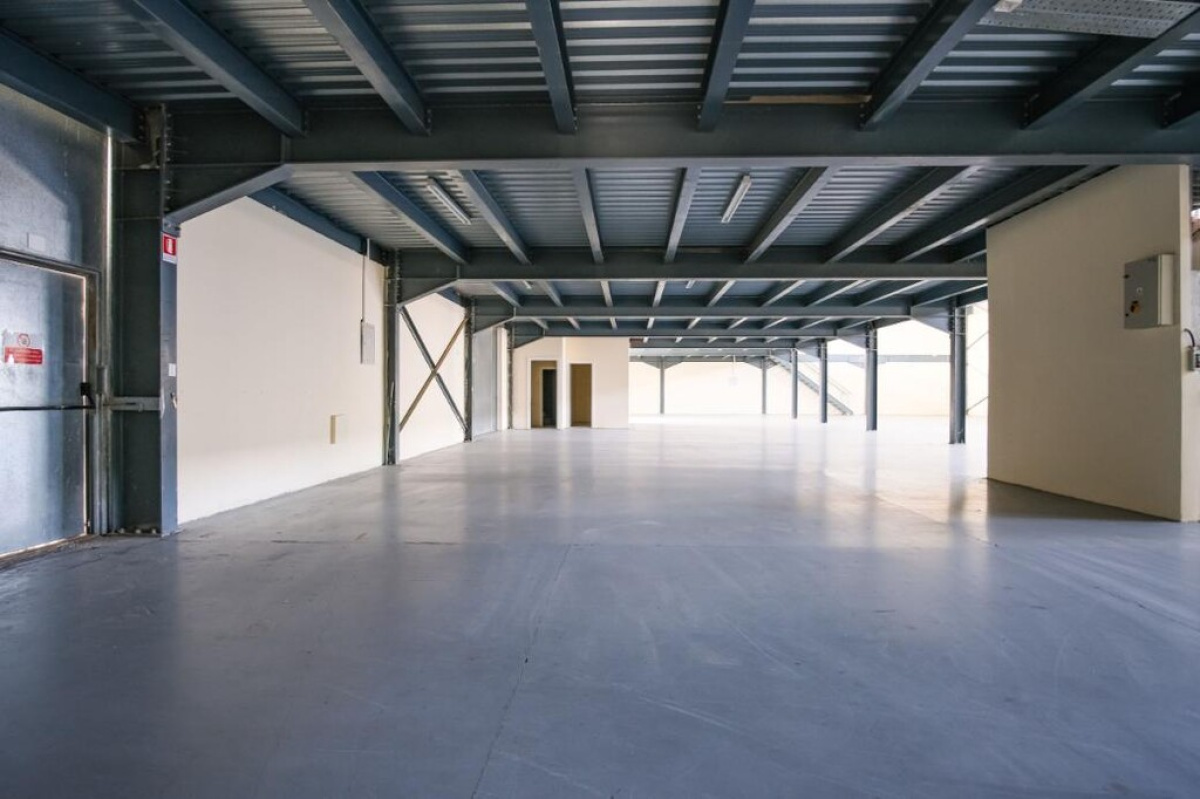 880m2 Commercial property in Nicosia, Cyprus No. 37923