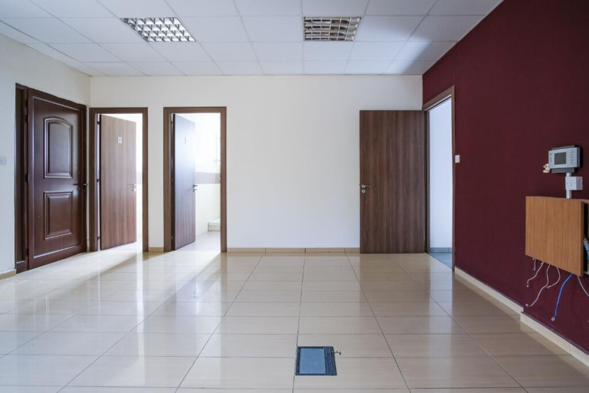 880m2 Commercial property in Nicosia, Cyprus No. 37923