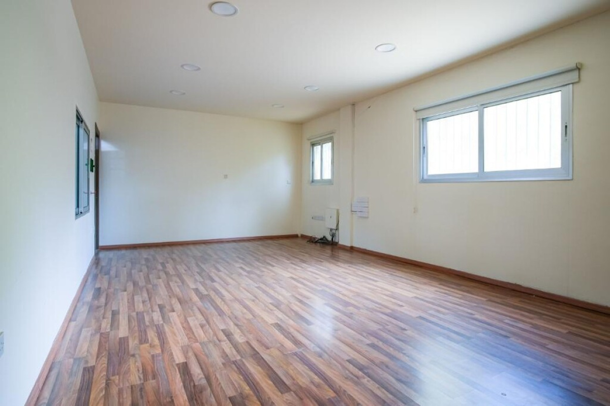 880m2 Commercial property in Nicosia, Cyprus No. 37923