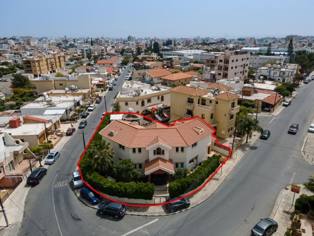 290m2 Villa en Limassol, Chipre No. 37917