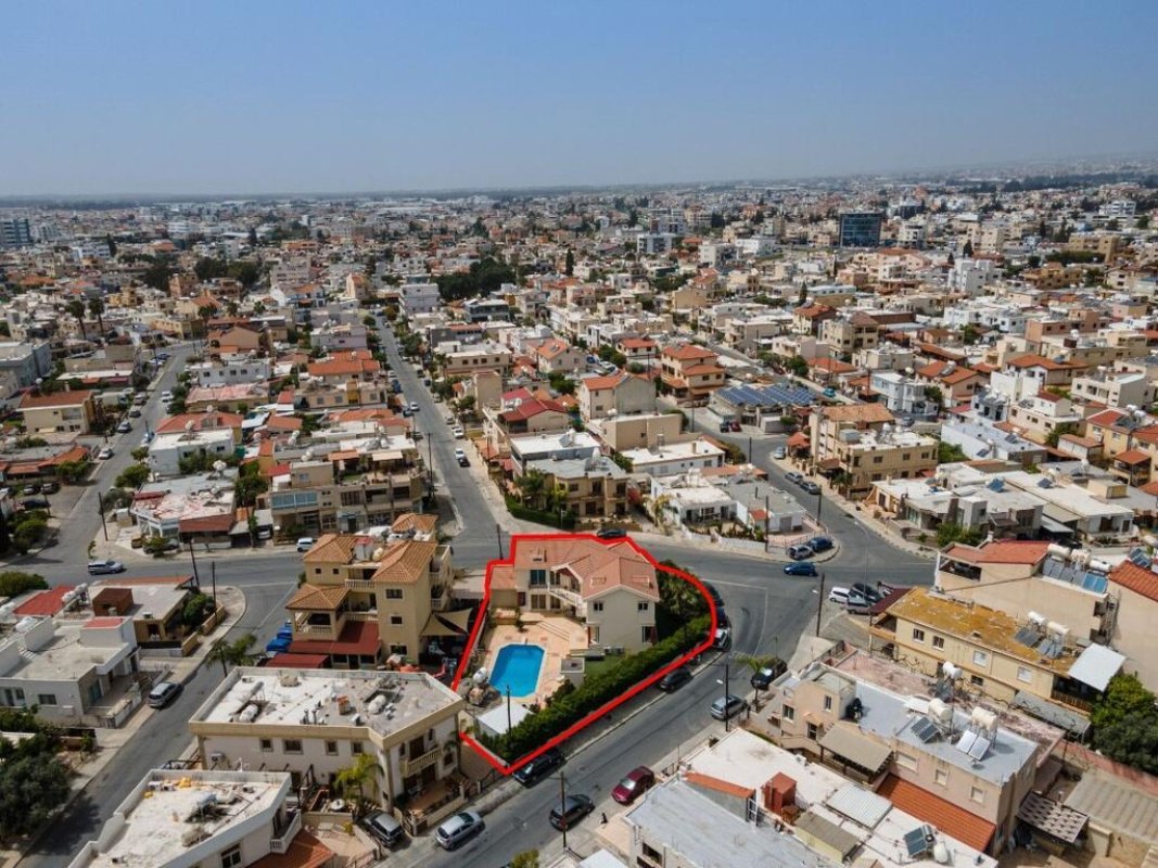 290m2 Villa en Limassol, Chipre No. 37917