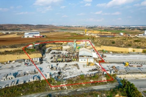 288m2 Commercial property in Nicosia, Cyprus No. 37920