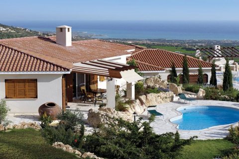 4 rooms Villa in Paphos, Cyprus No. 38043