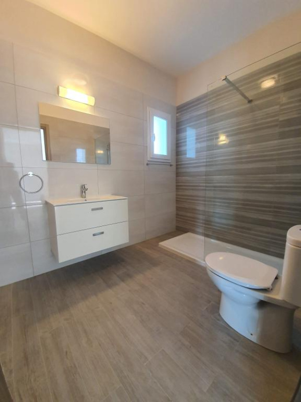 Квартира с 3 спальнями в Лимассол, Лимасол, Кипр № 38609
