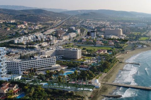 3 bedrooms Apartment in Limassol, Cyprus No. 38612