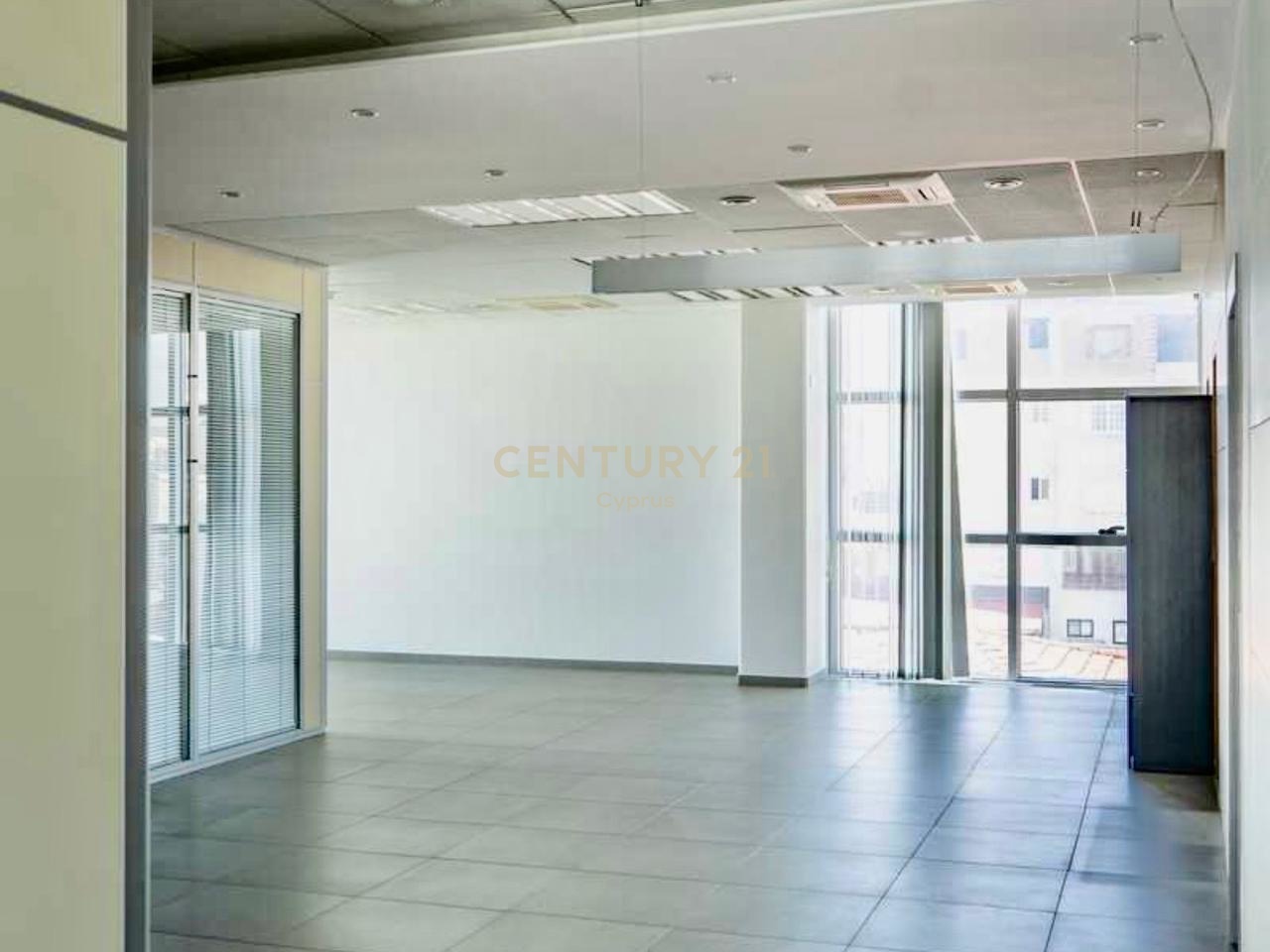 234m2 Oficina en Limassol, Chipre No. 53727