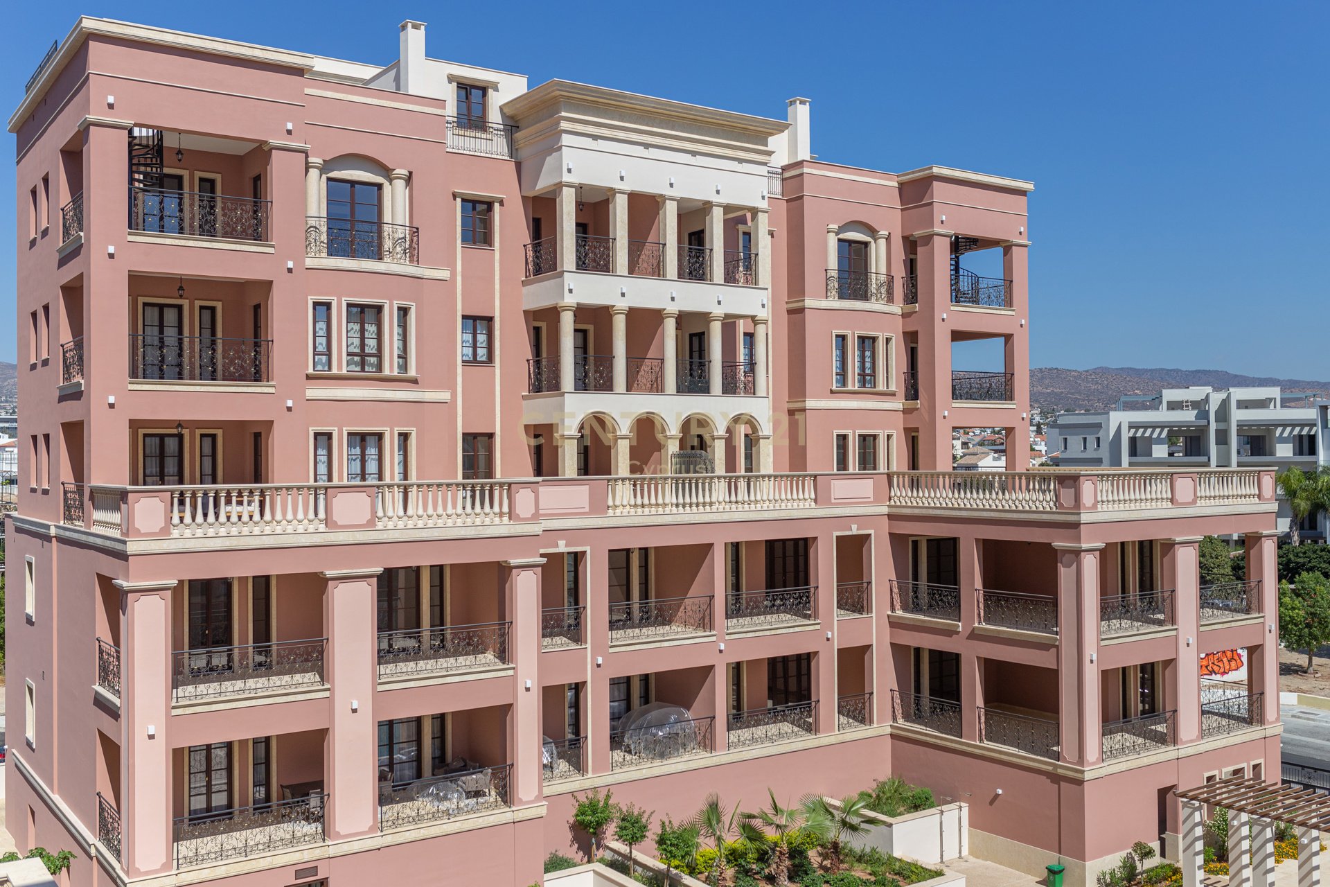 4 bedrooms Apartment in Germasogeia, Limassol, Cyprus No. 53726