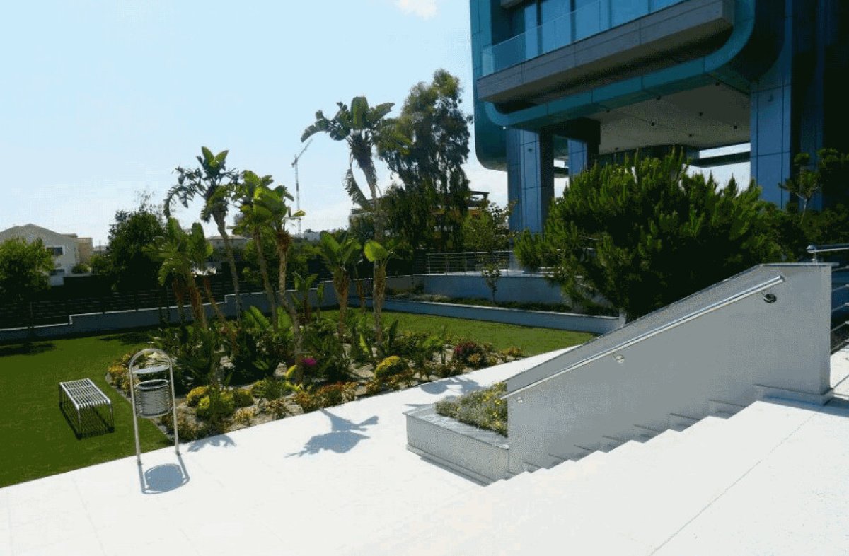 3 bedrooms Apartment in Limassol, Cyprus No. 38474