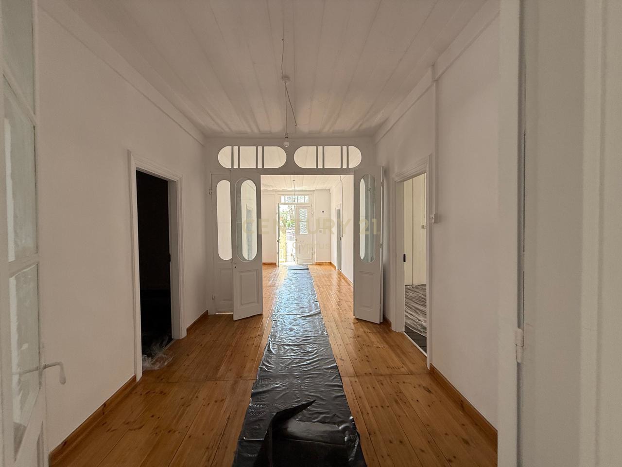 190m2 Bureau à Limassol, Chypre No. 53432