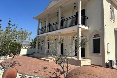 4 dormitorios Villa en Monagroulli, Limassol, Chipre No. 53430