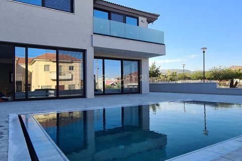 4 dormitorios Villa en Agios Athanasios, Limassol, Chipre No. 58252