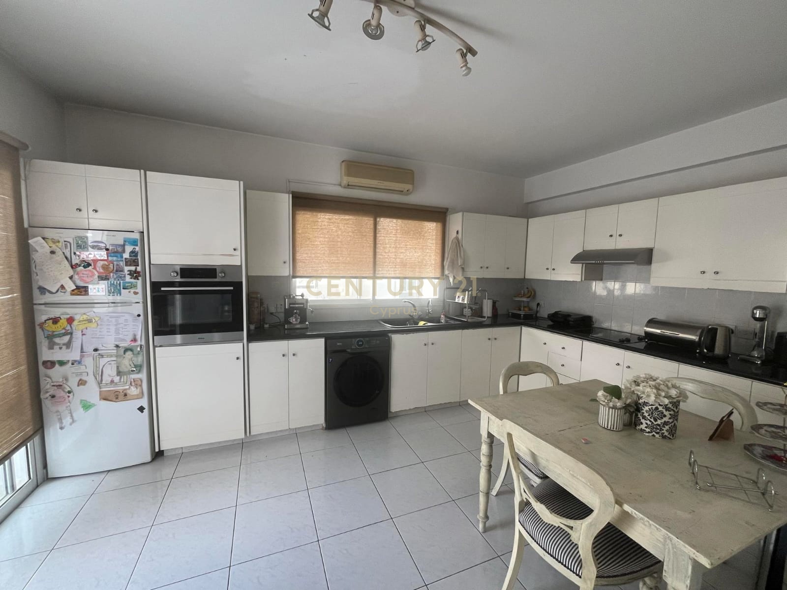 3 bedrooms Apartment in Limassol, Cyprus No. 58250