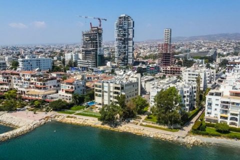 3 bedrooms Apartment in Limassol, Cyprus No. 38888