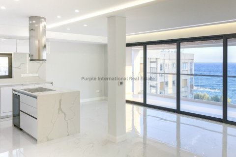 3 bedrooms Apartment in Limassol, Cyprus No. 7484