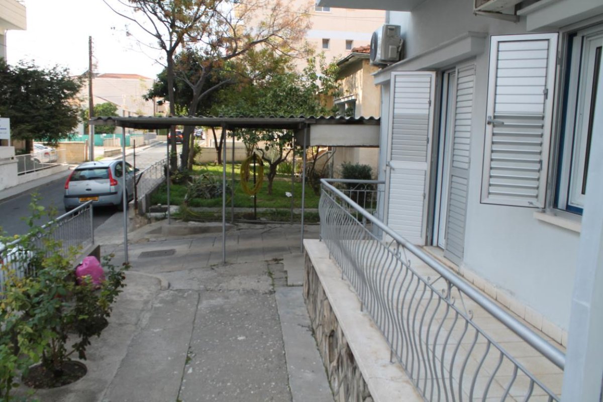 4 bedrooms Villa in Nicosia, Cyprus No. 38538