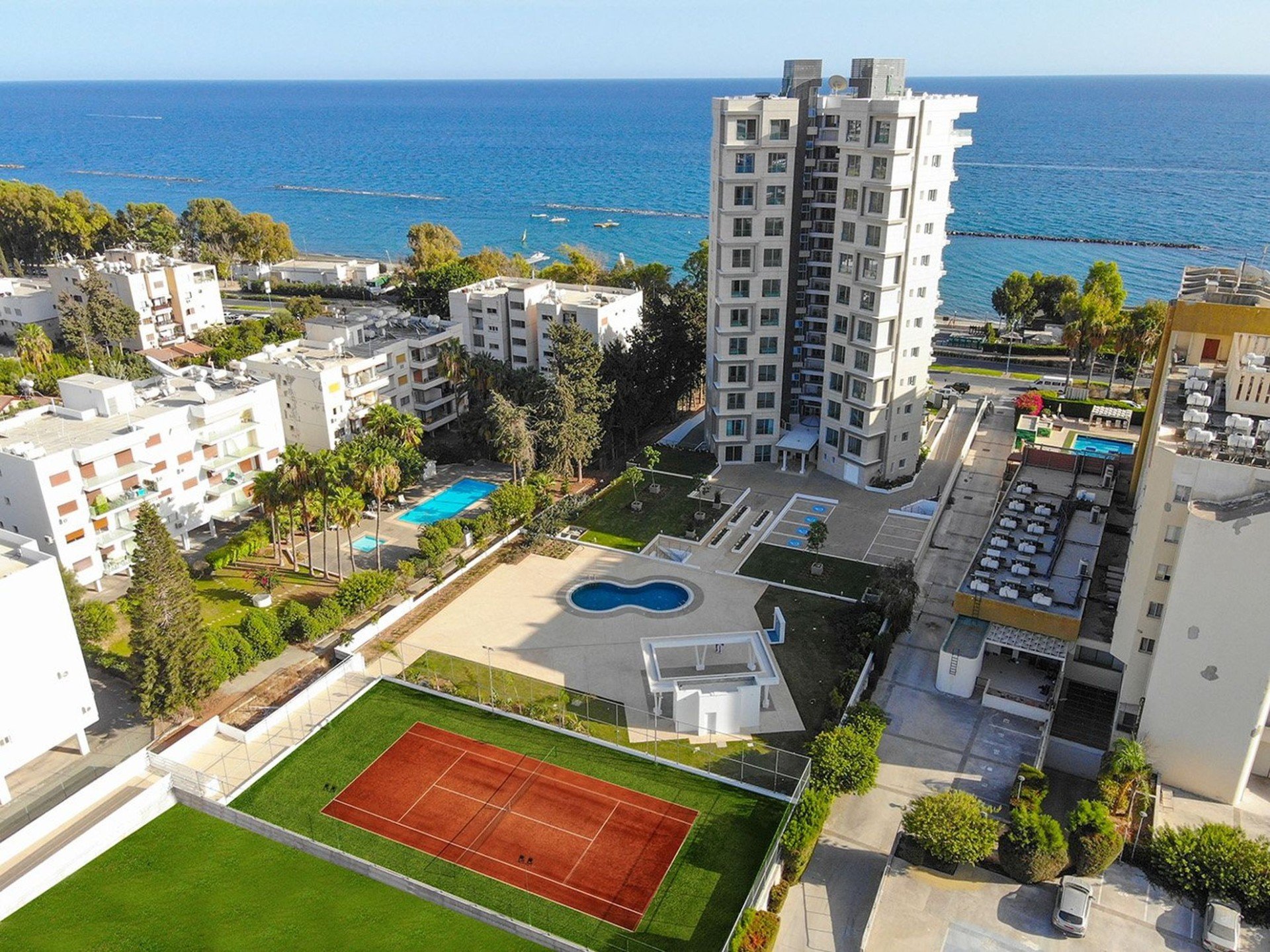 3 bedrooms Apartment in Limassol, Cyprus No. 40917