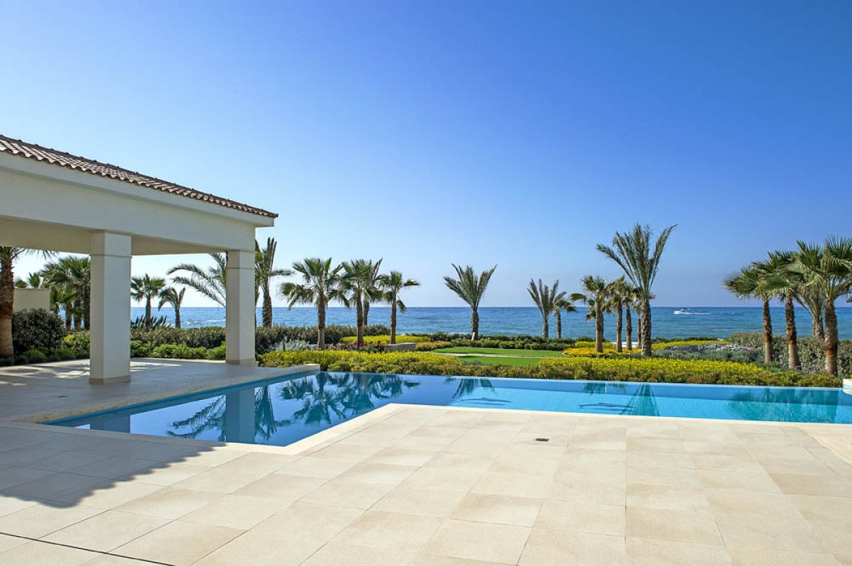 5 bedrooms Villa in Larnaca, Larnaka, Cyprus No. 38234