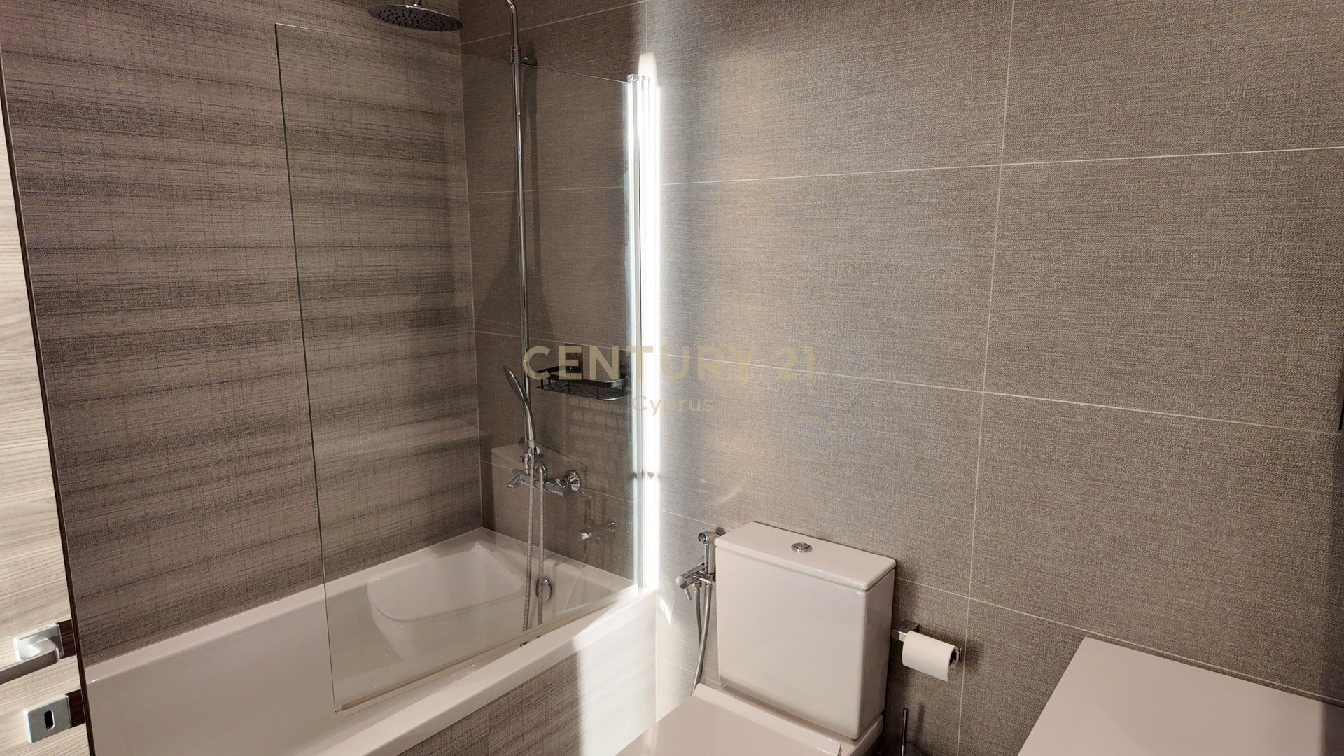 3 dormitorios Apartamento en Agios Tychonas, Limassol, Chipre No. 55973