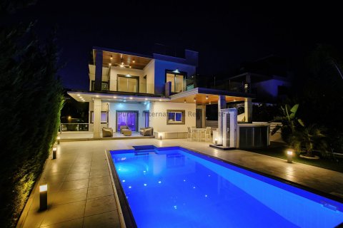 4 dormitorios Villa en Agios Tychonas, Limassol, Chipre No. 8082