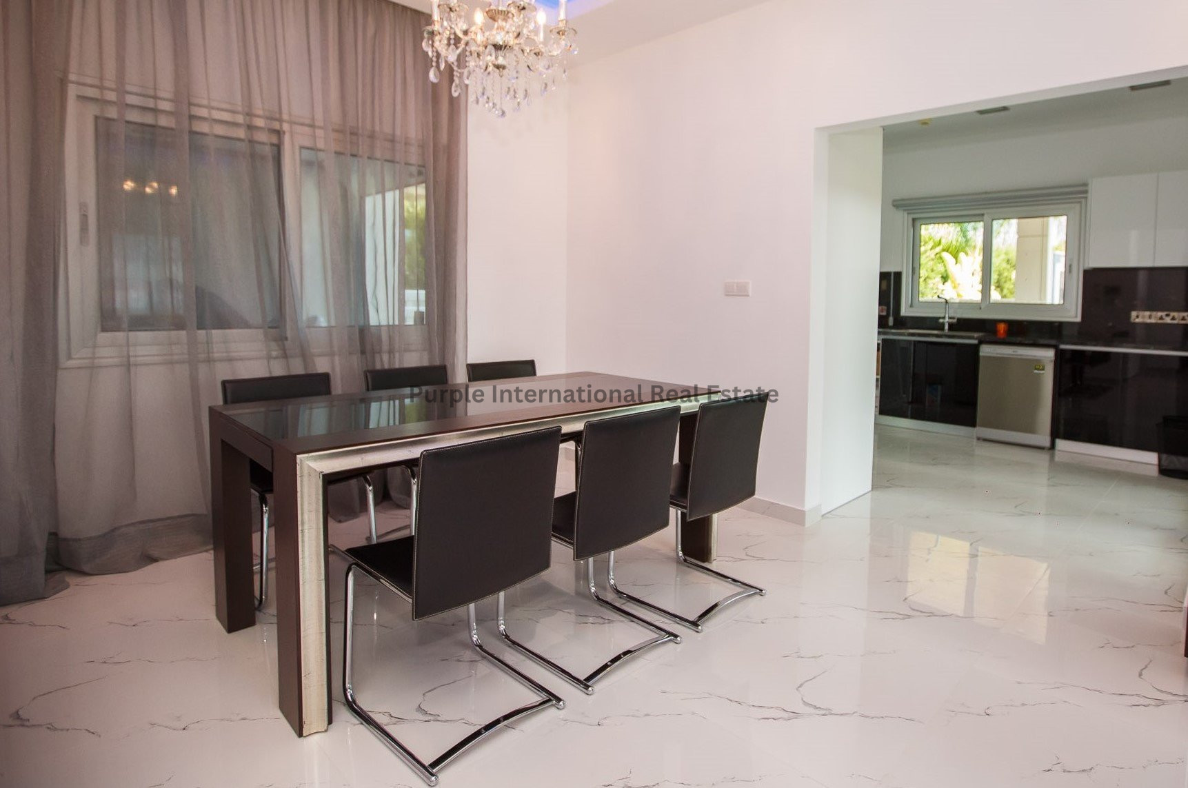 4 bedrooms Villa in Agios Tychonas, Limassol, Cyprus No. 8082