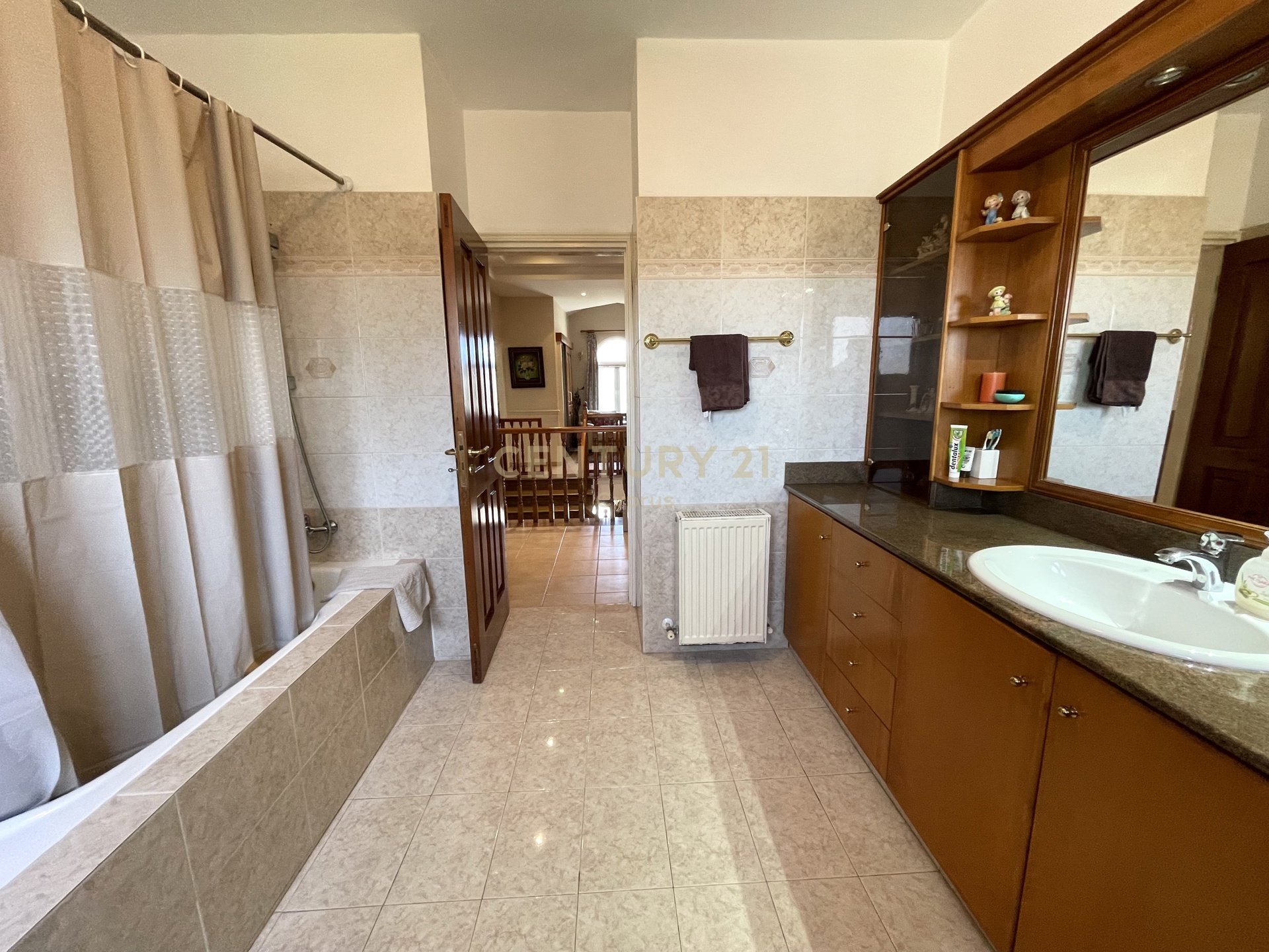 5 dormitorios Villa en Kiti, Larnaka, Chipre No. 54205