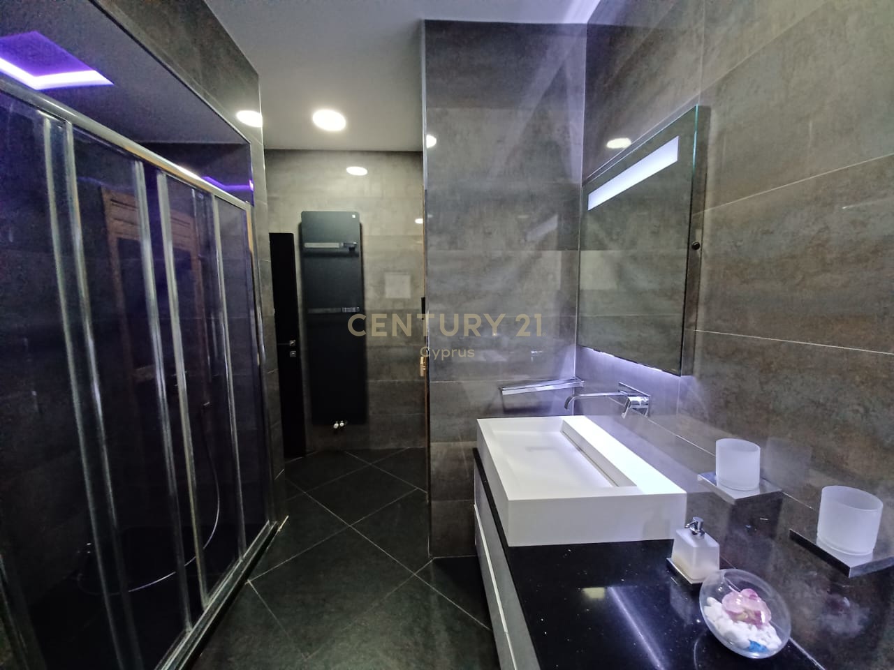 7 dormitorios Villa en Kolossi, Limassol, Chipre No. 35555