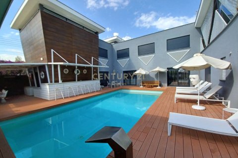 7 dormitorios Villa en Kolossi, Limassol, Chipre No. 35555