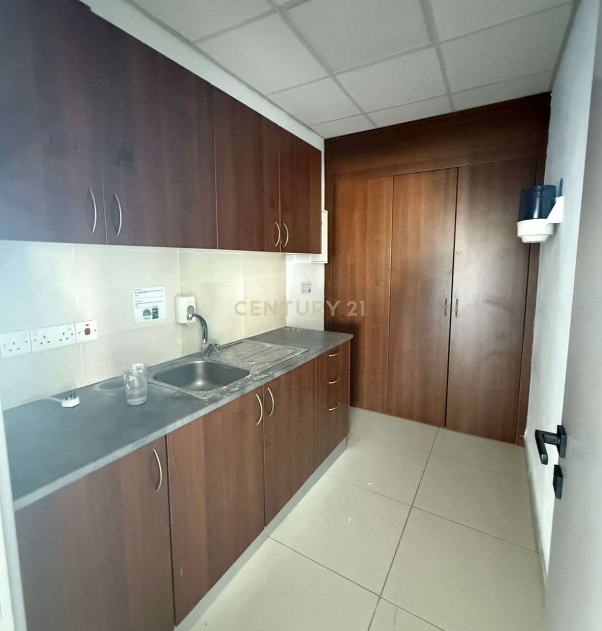 434m2 Oficina en Limassol, Chipre No. 57174