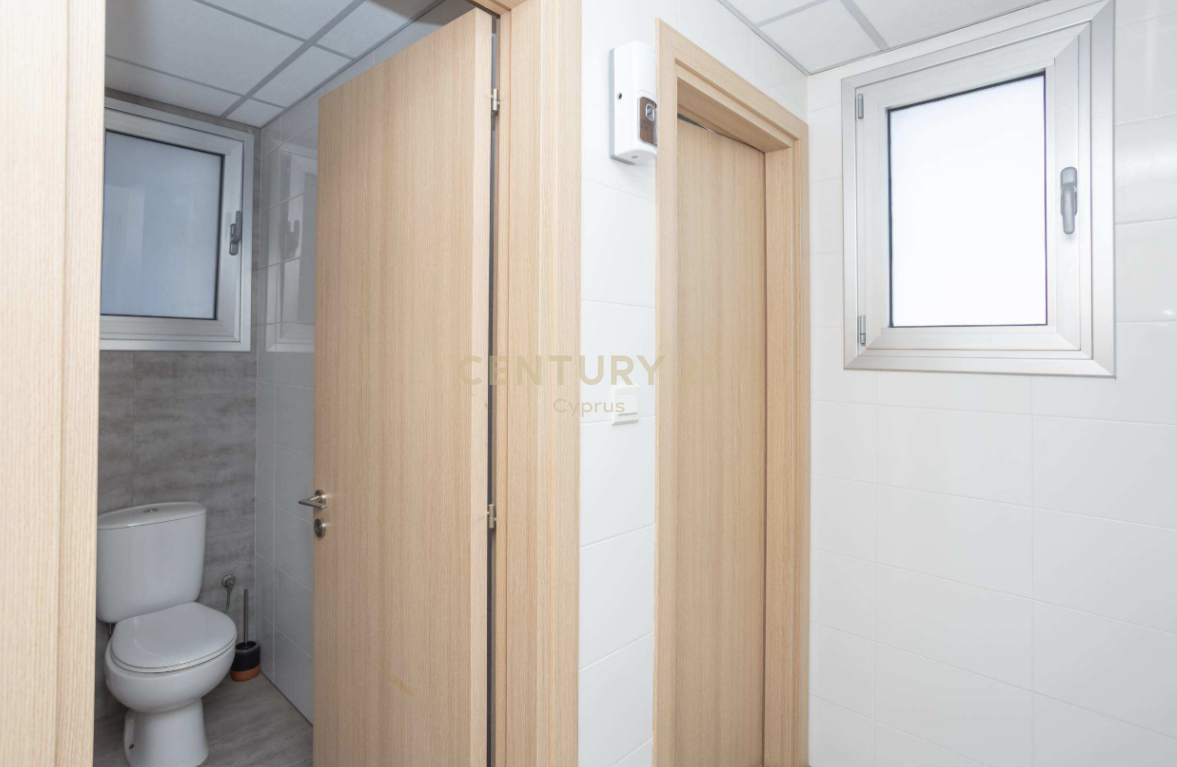 500m2 Office in Limassol, Cyprus No. 57178