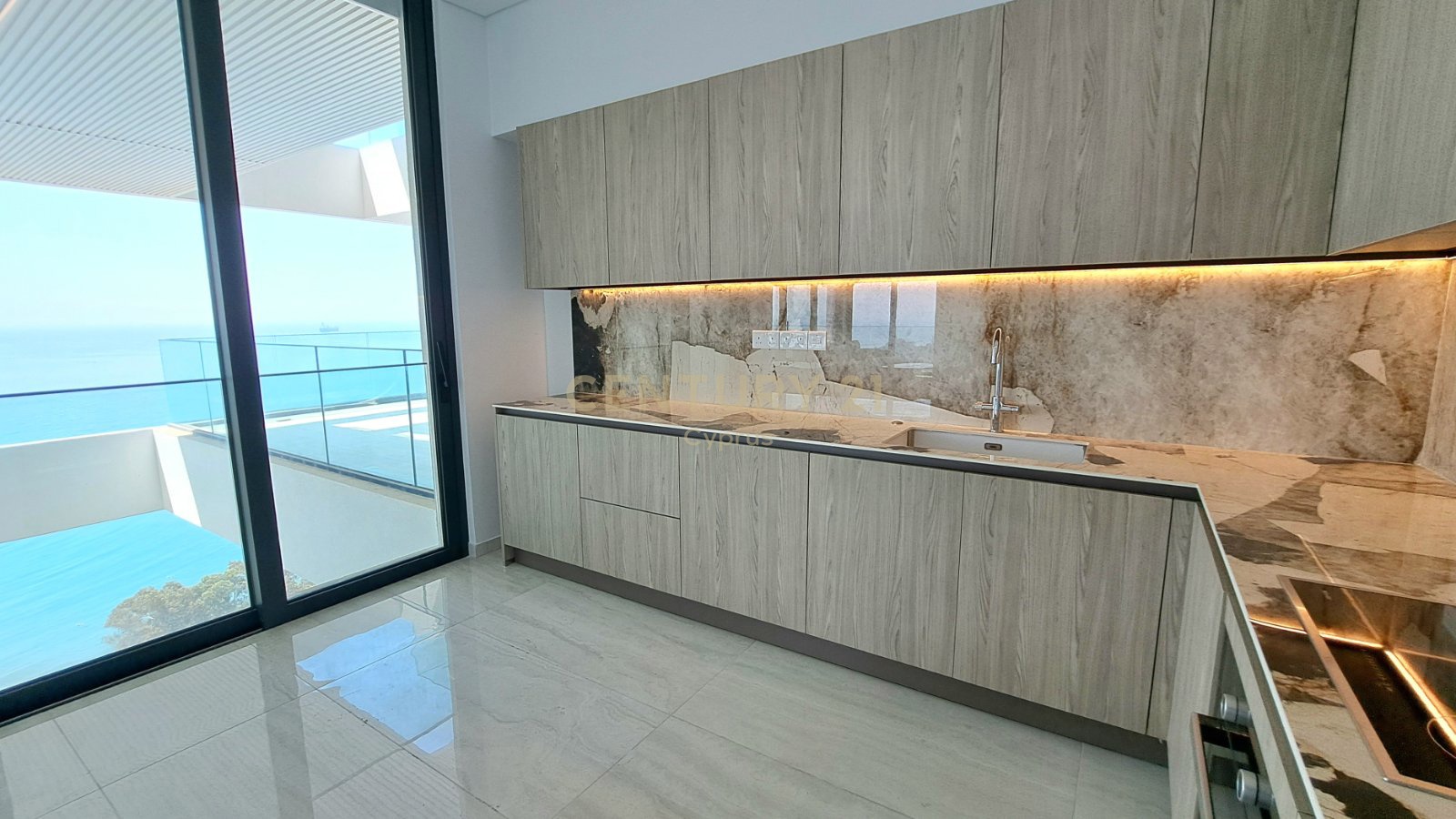 3 dormitorios Apartamento en Germasogeia, Limassol, Chipre No. 57175