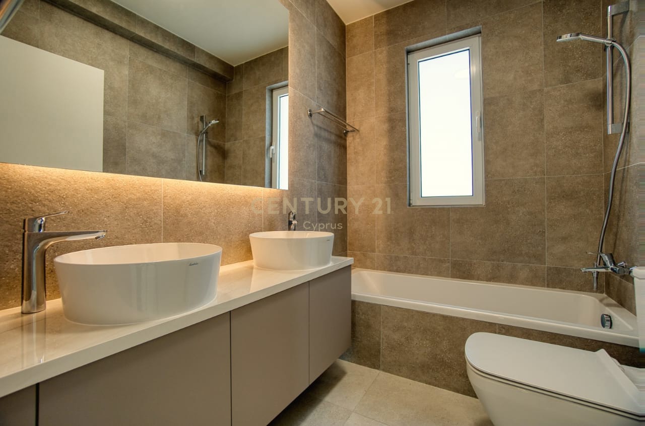 3 dormitorios Apartamento en Chloraka, Paphos, Chipre No. 56143