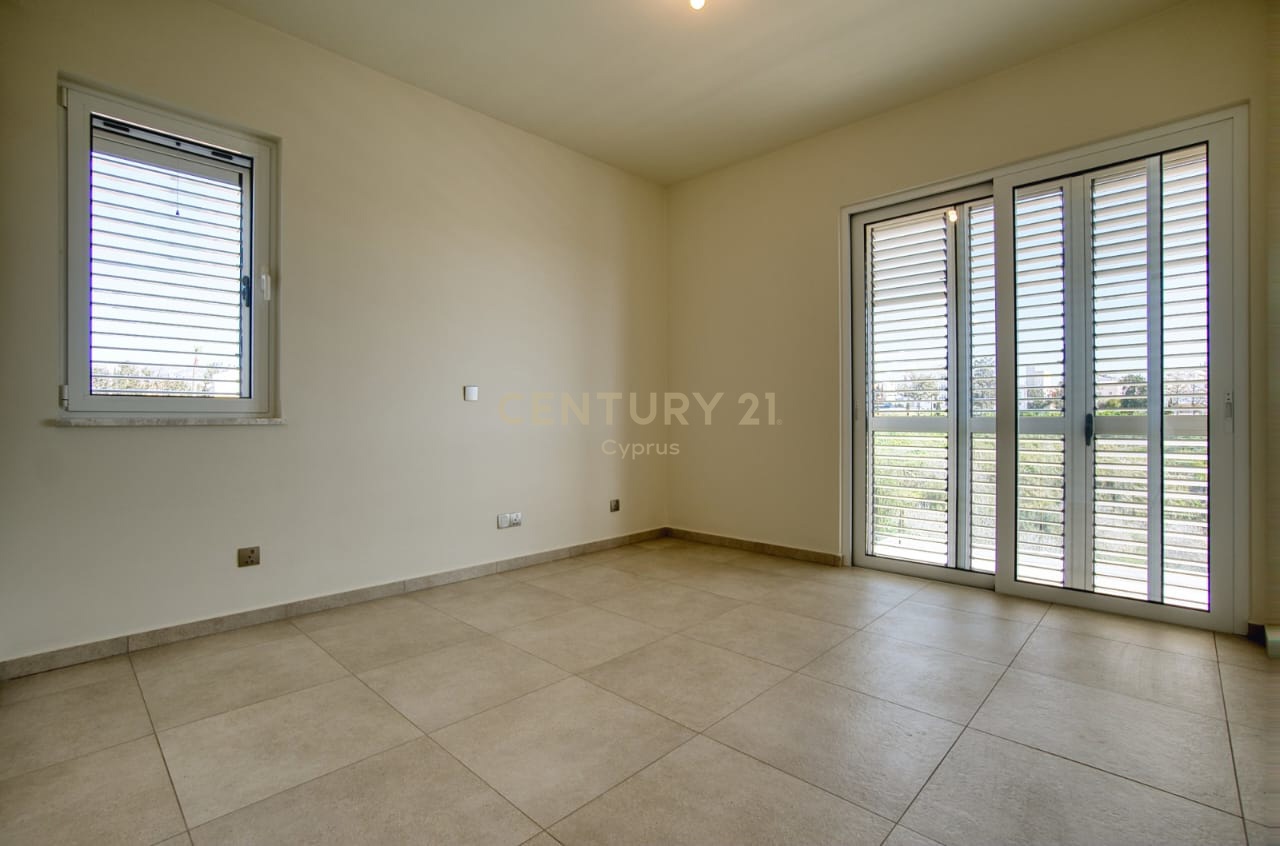 3 dormitorios Apartamento en Chloraka, Paphos, Chipre No. 56143