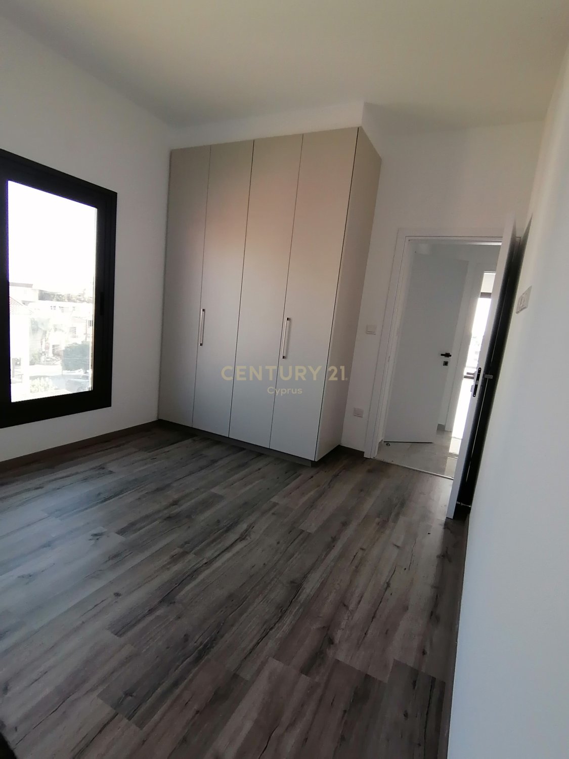 12 chambres Bâtiment à Zakaki, Limassol, Chypre No. 53475